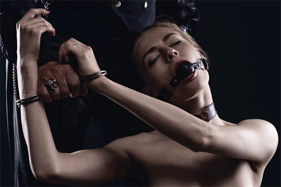 西檬之家-BDSM中的Dirty Talk是什么？字母圈新人入圈指南